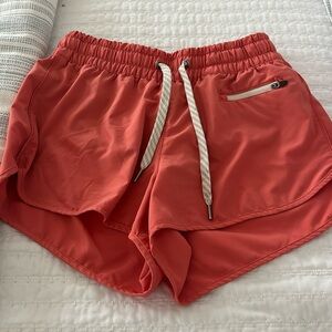 Vuori Celementine shorts size xs good condition